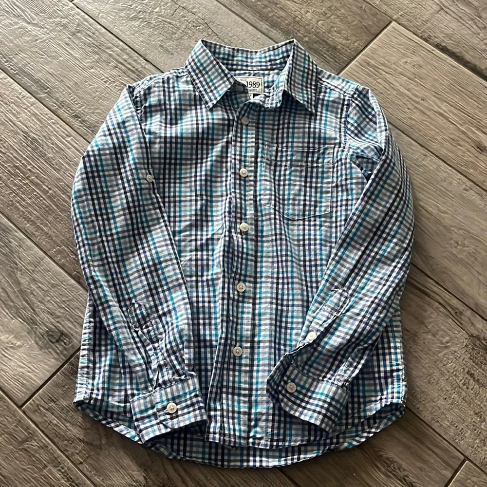 EUC The Children’s Place plaid button down camp shirt, sz 7/8